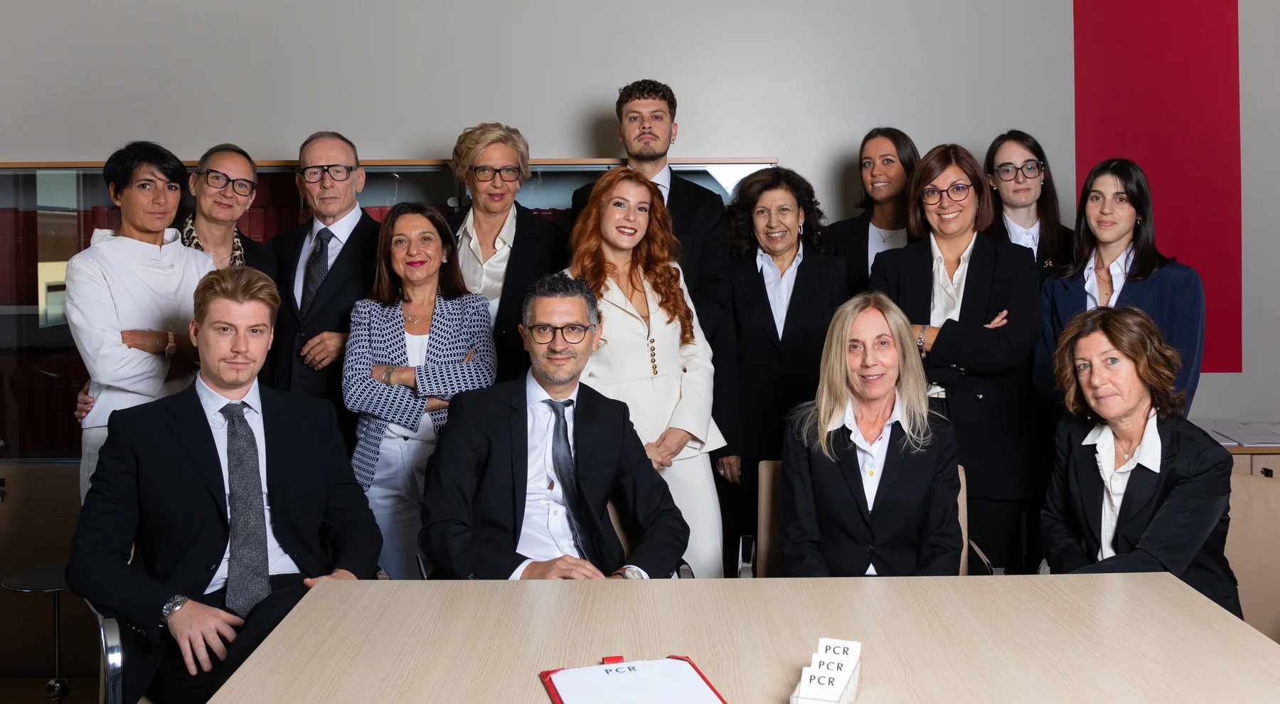 Gruppo dei professionisti PCR Avvocati riuniti nella sede dello Studio